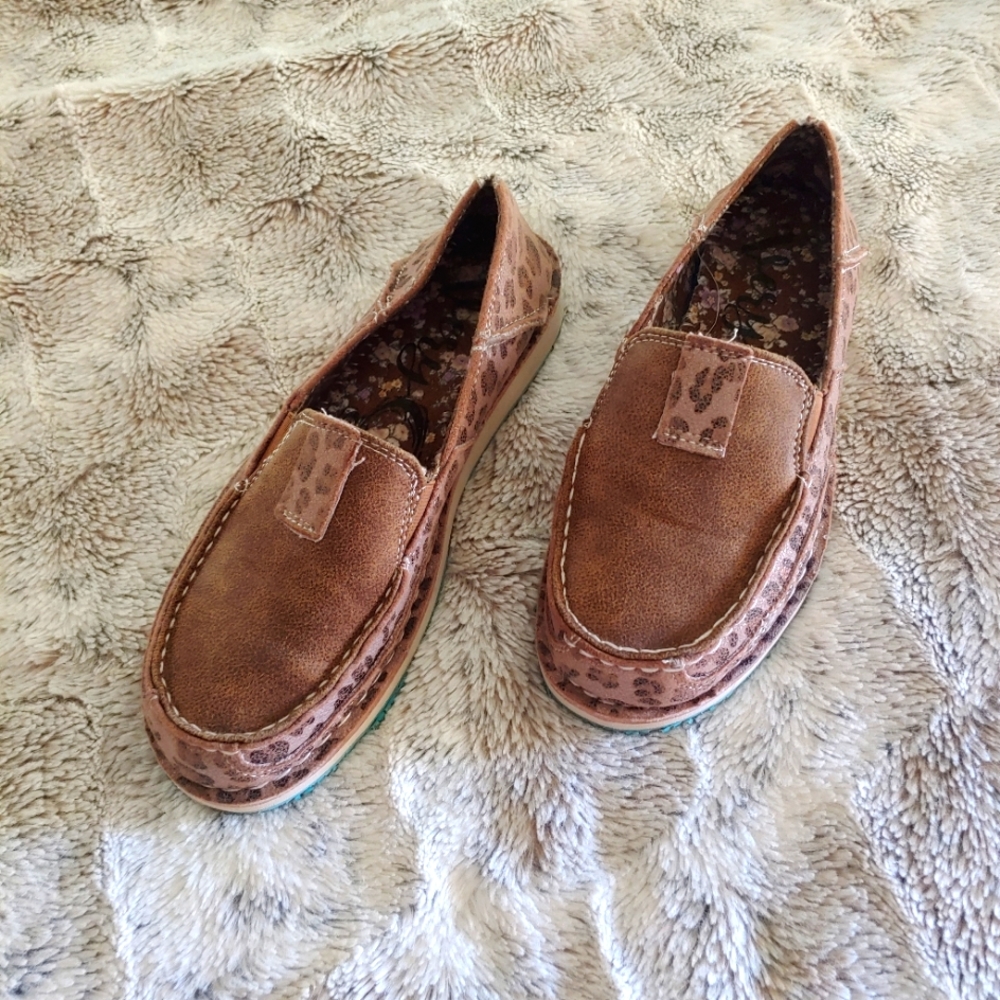 Very G Cheetah Loafers